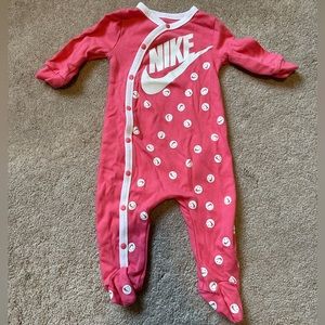 Nike - 6m onesie